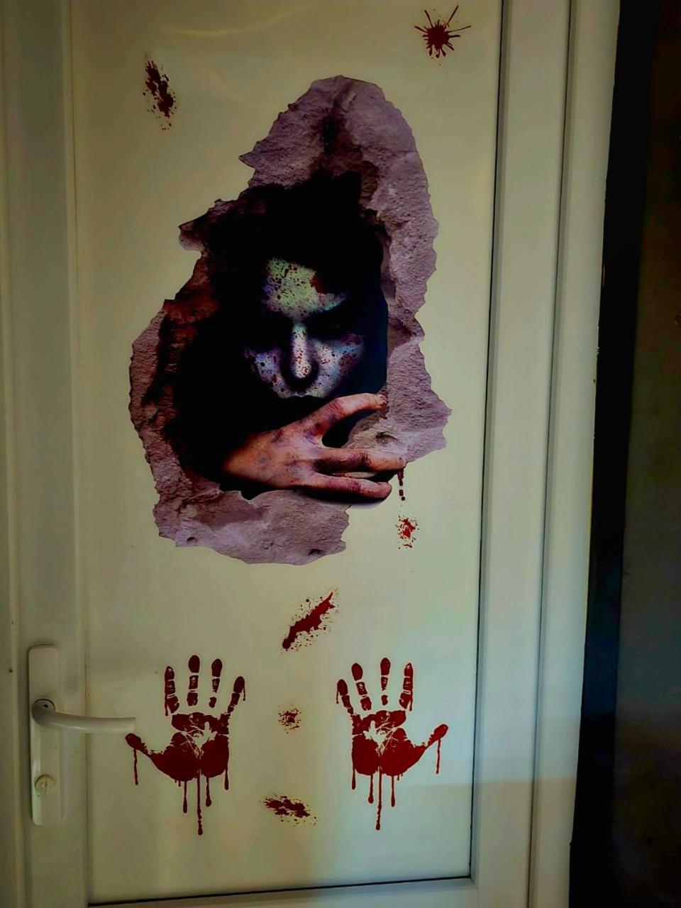 Scary Hostel Tbilisi Buitenkant foto